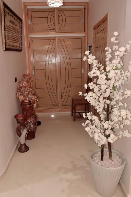 Appartement Azurite - Traditionnel & Spacieux Fes Exterior photo